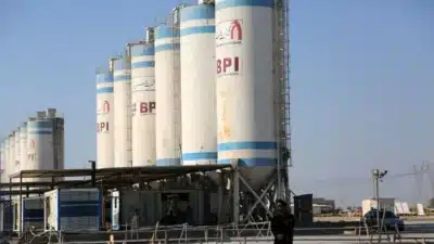 Irã e Rússia formalizam acordo de US$ 25 bi para energia nuclear