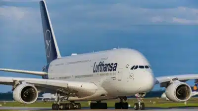Lufthansa reduz 4 mil empregos até 2030 com investimento em IA