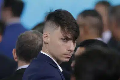Jair Renan enfrenta primeiros depoimentos em ação penal. Filho de Bolsonaro é acusado de crimes financeiros