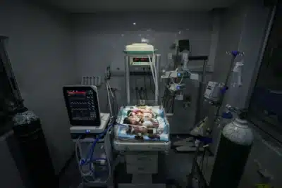 Unicef alerta: Bebês em Gaza correm risco com bombardeios israelenses
