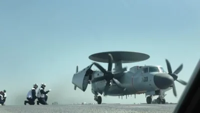 China lança novo porta-aviões com sistema de lançamento de caças. EUA lideram tecnologia