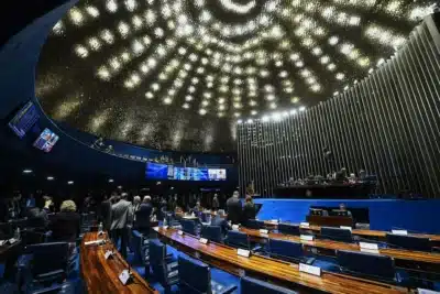Lula e Bolsonaro lideram disputa acirrada ao Senado no Ceará