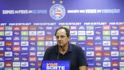 Rogério Ceni critica Abel Ferreira sobre gramado e lesões no Palmeiras