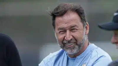 Augusto Melo ignora dívidas do Corinthians e Cartola fala sobre Timão
