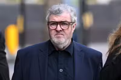 Paul Gallagher se declara inocente de acusações e julgamento será em 2027