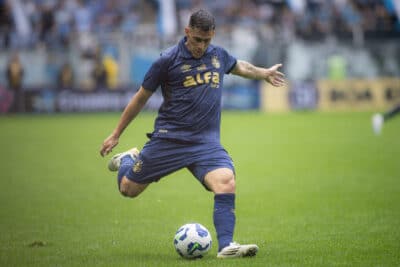 Jair Ventura estreia com vitória: Grêmio supera Vitória e mira Libertadores