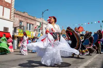 Imigrantes mantêm cultura mexicana viva com celebrações apesar do medo de deportação nos EUA
