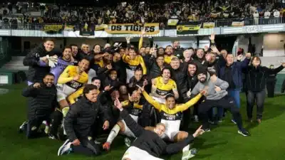 Criciúma assume a liderança da Série B após vitória sobre o Coritiba