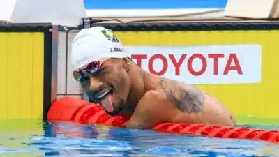 Gabrielzinho é tricampeão mundial na natação paralímpica em Singapura