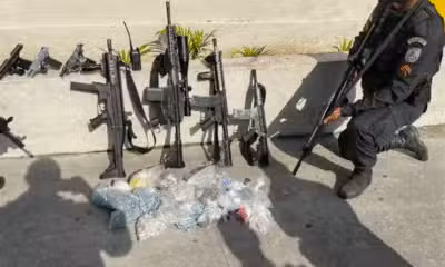 PMs apreendem 500 fuzis em ações contra crime organizado no Rio