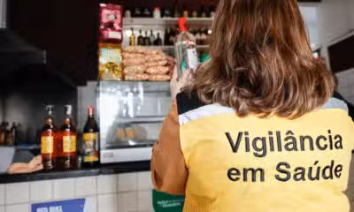 Força-tarefa apreende 117 garrafas falsificadas e SP registra terceira morte por metanol