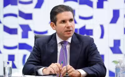 Motta substitui o relator e inclui a Proposta de Emenda à Lei da Blindagem na ordem de votação