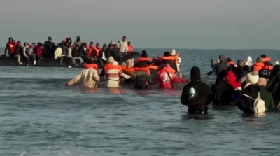 França envia imigrantes para o Reino Unido com novo acordo europeu