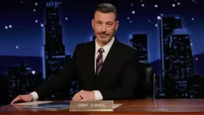 Jimmy Kimmel sob fogo após retorno de seu talk show, criticado por antigo incidente