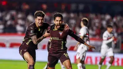 São Paulo erra feio, perde para a LDU na Libertadores