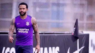 Corinthians: Memphis inicia transição física após edema na coxa