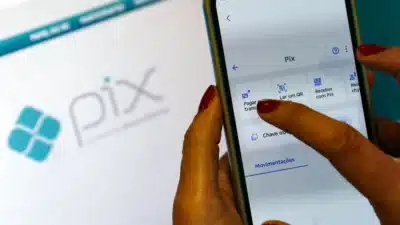 Pix fora do ar: Bancos enfrentam queda de sistema e usuários relatam problemas