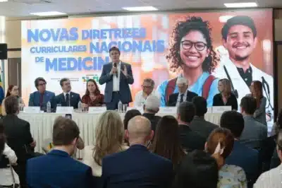 MEC muda currículo médico com foco em inclusão e saúde mental