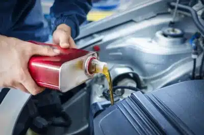 Óleo do motor adulterado: como identificar e proteger seu motor