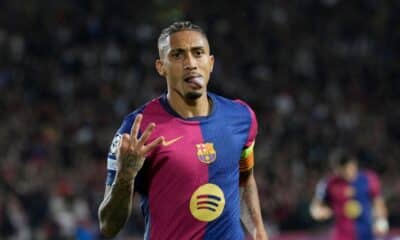 Raphinha sofre lesão na coxa, desfalca Barcelona e seleção por três semanas