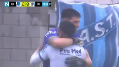 Joaquín Enrico faz gol inacreditável com chutão na Argentina! Assista