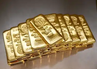 Ouro atinge novo recorde com dólar em queda e incertezas nos EUA