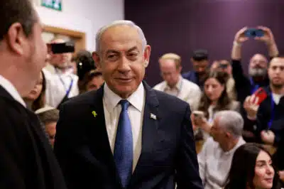 Israel e Hamas acordam cessar-fogo com libertação de reféns, selado com apoio americano Israel e Hamas acordam cessar-fogo com libertação de reféns, selado com apoio americano