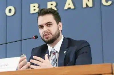 Filipe Martins pede anulação de provas da PGR e critica nova acusação