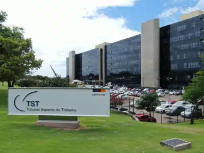 Diretores têm direito ao pagamento em dobro por dias de repouso