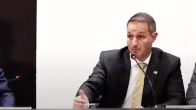Nikolas investiga atuação do secretário em caso de metanol