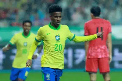 Estêvão comemora gol e exalta evolução da Seleção após vitória histórica Estêvão comemora gol e exalta evolução da Seleção após vitória histórica
