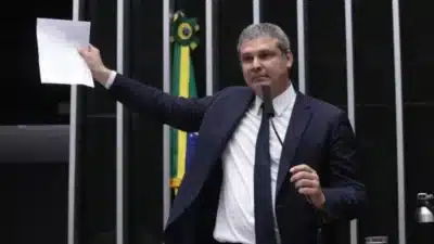 Lindbergh critica ato da direita: “Flopou, ninguém quer anistia”
