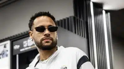 Vitor Roque silencia polêmica após post homofóbico e Neymar reage ao caso Vitor Roque silencia polêmica após post homofóbico e Neymar reage ao caso