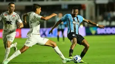 Santos tenta o empate com Grêmio no Brasileirão após gol de Edenílson Santos tenta o empate com Grêmio no Brasileirão após gol de Edenílson