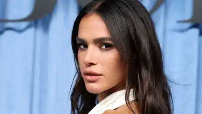 Bruna Marquezine abre álbum de desfile da semana de Paris com estrelas