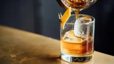 Testes rápidos de metanol em bebidas sob proposta da Câmara de SP