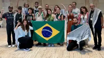 Thiago Ávila e Luizianne Lins entre brasileiros da flotilha deportados para Jordânia Thiago Ávila e Luizianne Lins entre brasileiros da flotilha deportados para Jordânia