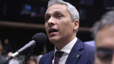 CCJ da Câmara suspende ação contra Gayer no STF; PL vai ao plenário
