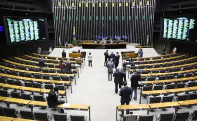 Projeto criminaliza falsificação de bebidas após casos graves de intoxicação por metanol