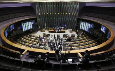Câmara aprova isenção de IR para quem ganha até R$ 5 mil