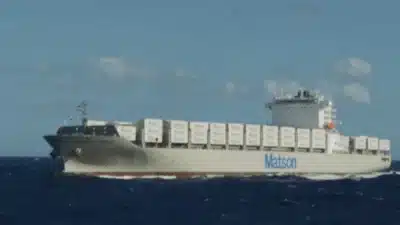 China retalia com taxas em navios dos EUA; medida entra em vigor na terça-feira