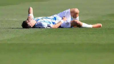 Montoro deixa campo em prantos após lesão no Mundial Sub-20 Montoro deixa campo em prantos após lesão no Mundial Sub-20