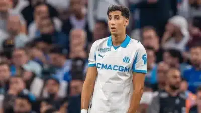 Nayef Aguerd, do Marseille, é agredido em aeroporto na Europa
