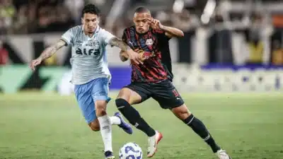 Jhon Jhon marca gol de pênalti e Bragantino vence Grêmio no Brasileirão Jhon Jhon marca gol de pênalti e Bragantino vence Grêmio no Brasileirão
