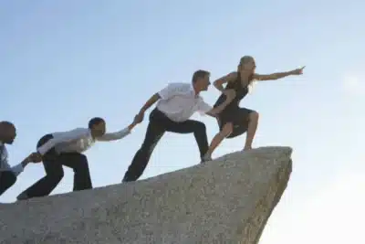 Trabalhar duro não garante sucesso: 5 mitos do “sucesso lento” que te limitam Trabalhar duro não garante sucesso: 5 mitos do “sucesso lento” que te limitam