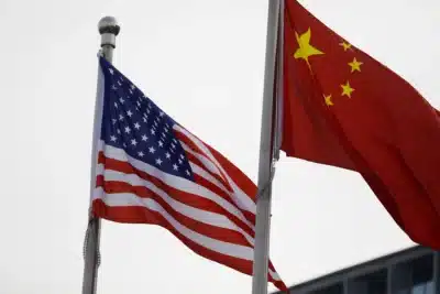 China ameaça retaliação se Trump não revogar tarifa de 100%