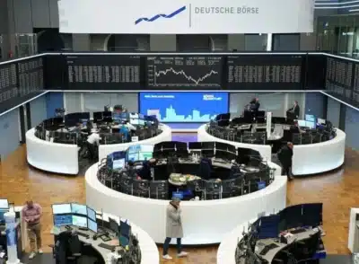 UE lança plano para impulsionar bolsas da Europa com corte em tarifas de aço